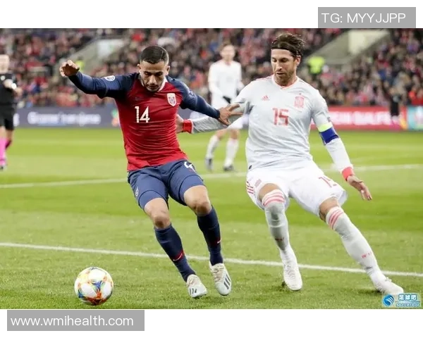 小孩梦想成真与足球明星同场踢球的奇妙瞬间